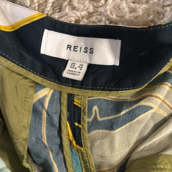 REISS viscose shorts size 8 - Picture 4 of 6